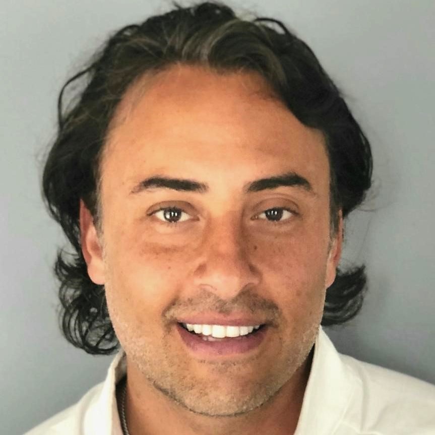 photo of Loui Mirazo